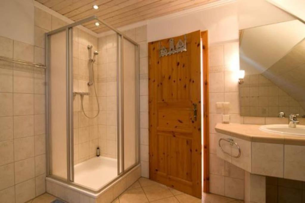 Trollhus - Grosses Familienfreundliches Ferienhaus Born Extérieur photo